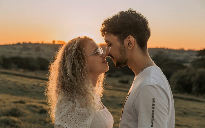 The Love That Burns You: Why We Keep Going Back to Toxic Relationships