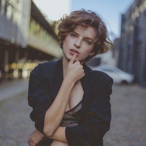 Dating Red Flags and Green Lights: The Signals You Can’t Ignore in 2025